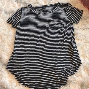 Hollister black and white shirt sleeve with pocket